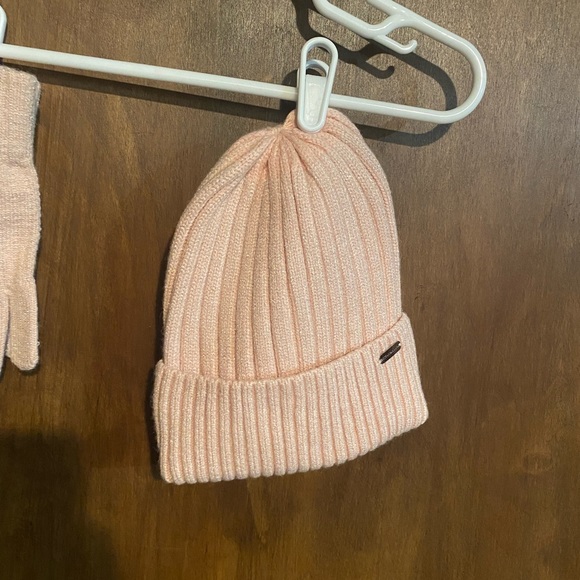 Steve Madden Hat and Glove Set - Picture 3 of 3